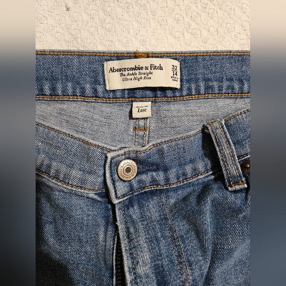 Curve Love Ultra High Rise 90s Straight Jean - Picture 8 of 10